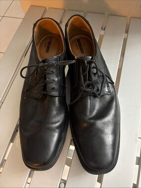 Clarks Men's Black Leather Derby Lace-Up Shoes